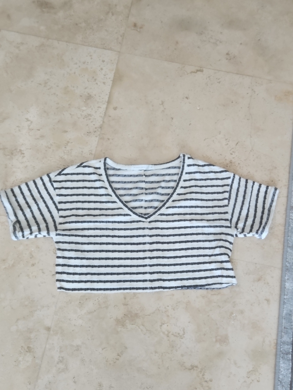 Altar'd State Striped V-Neck Cropped Tee - White/Black